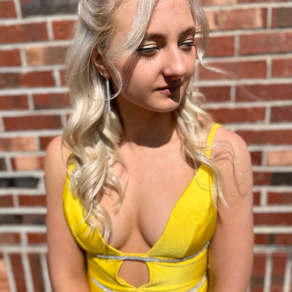 Beautiful yellow dress. Purchased at Giana Rose in Yardley, PA